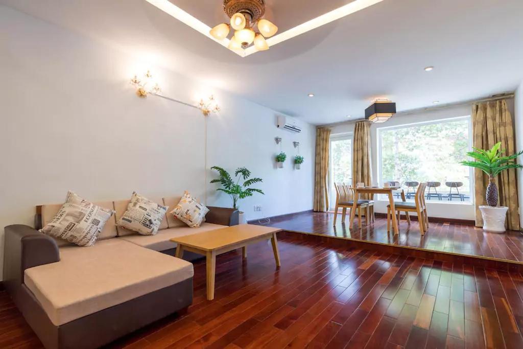 Scandinavian Apartment With Balcony In Bui Vien Ho Chi Minh City Exterior photo